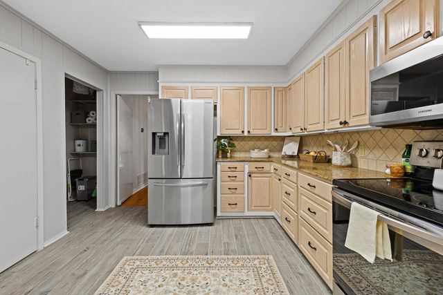 461 Country Pl., Longview, TX 75605