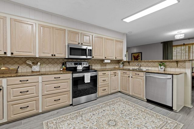 461 Country Pl., Longview, TX 75605