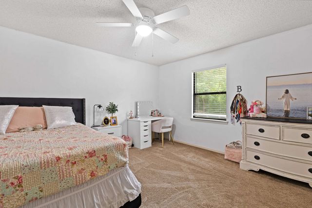 461 Country Pl., Longview, TX 75605