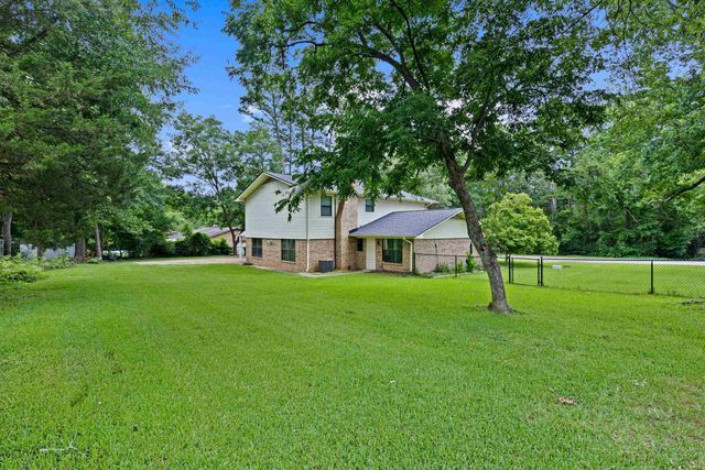 461 Country Pl., Longview, TX 75605