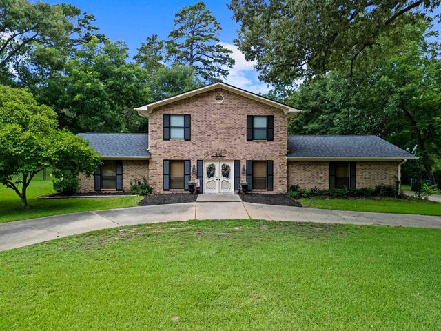 461 Country Pl., Longview, TX 75605