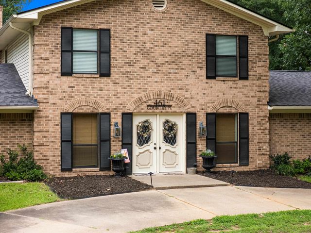 461 Country Pl., Longview, TX 75605