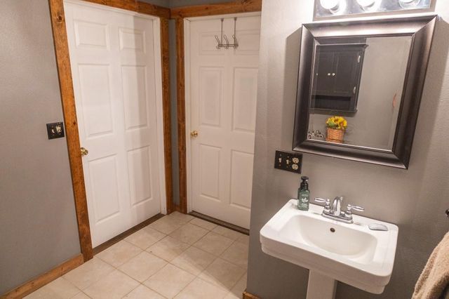 3014 W 4th Street, Pittsburg, KS 66762