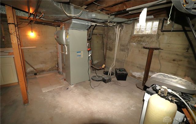 1935 Philadelphia Drive, Dayton, OH 45406