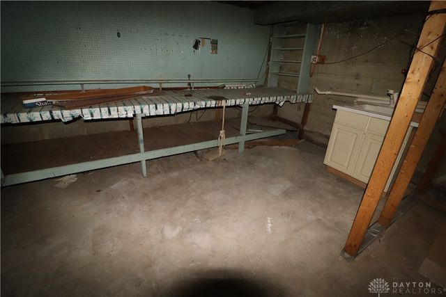 1935 Philadelphia Drive, Dayton, OH 45406