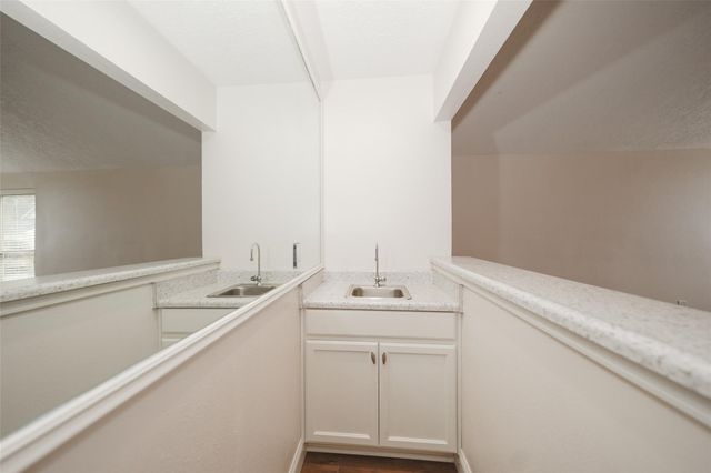 1922 Pepperwood Lane, Houston, TX 77084