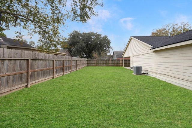 1922 Pepperwood Lane, Houston, TX 77084