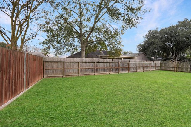 1922 Pepperwood Lane, Houston, TX 77084