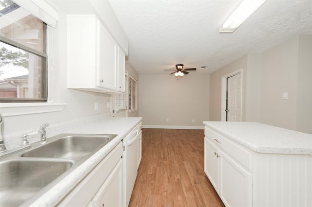 1922 Pepperwood Lane, Houston, TX 77084