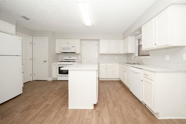 1922 Pepperwood Lane, Houston, TX 77084