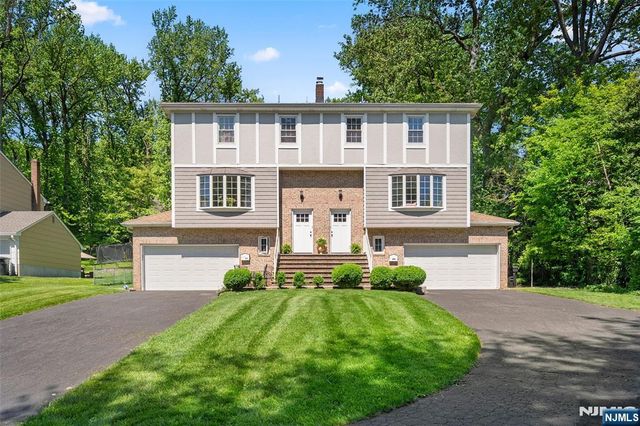 89A Forsythia, Paramus, NJ 07652