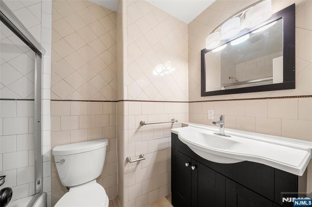 89A Forsythia, Paramus, NJ 07652