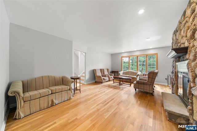 89A Forsythia, Paramus, NJ 07652