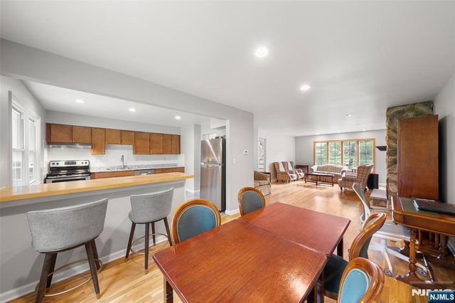 89A Forsythia, Paramus, NJ 07652