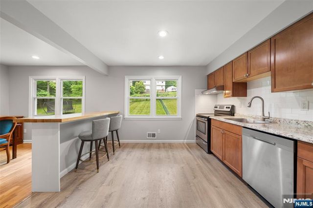 89A Forsythia, Paramus, NJ 07652