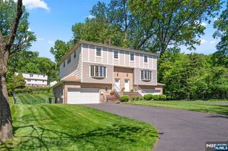 89A Forsythia, Paramus, NJ 07652