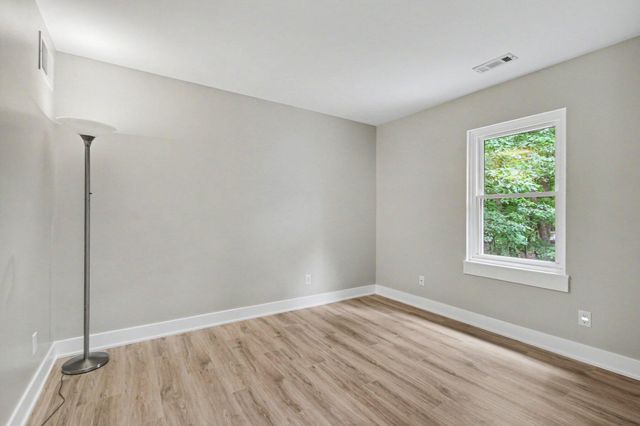 1104 Burlington Beach Road, Valparaiso, IN 46383
