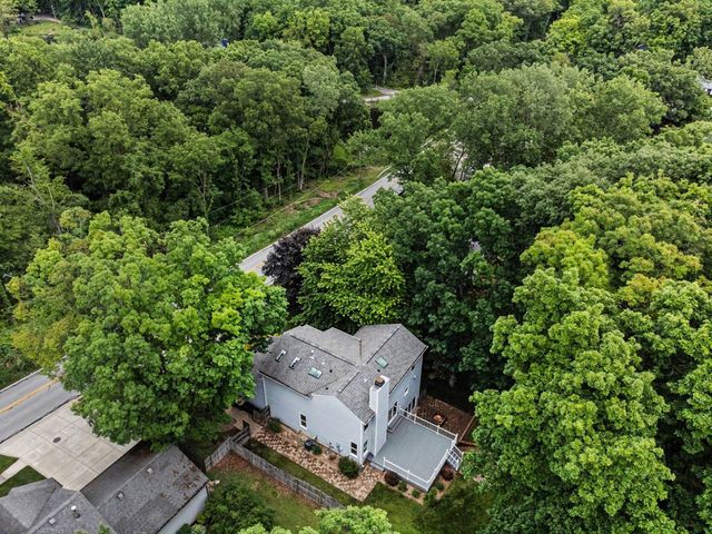 1104 Burlington Beach Road, Valparaiso, IN 46383