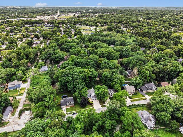 1104 Burlington Beach Road, Valparaiso, IN 46383
