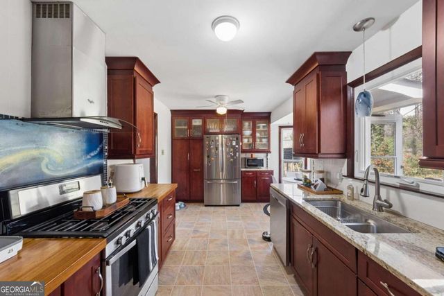 254 Devant Place SW, Lilburn, GA 30047