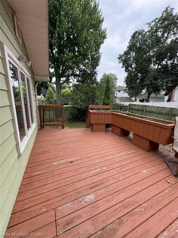 3239 N Shoreview Drive, Fort Gratiot, MI 48059