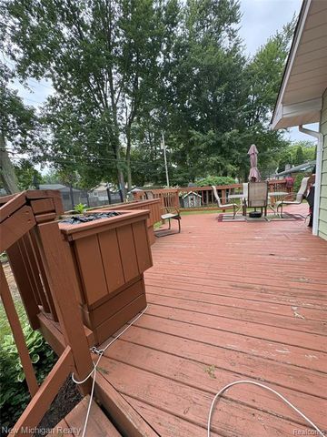 3239 N Shoreview Drive, Fort Gratiot, MI 48059