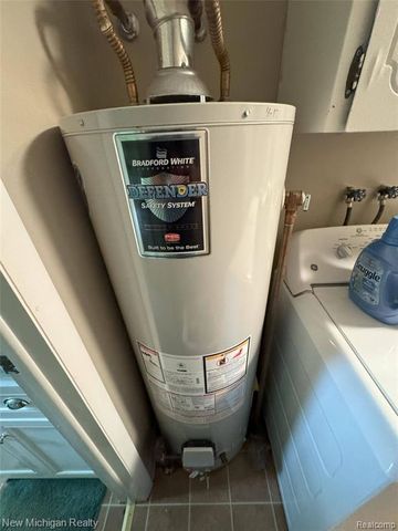 3239 N Shoreview Drive, Fort Gratiot, MI 48059