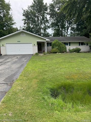 3239 N Shoreview Drive, Fort Gratiot, MI 48059