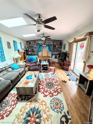 3239 N Shoreview Drive, Fort Gratiot, MI 48059