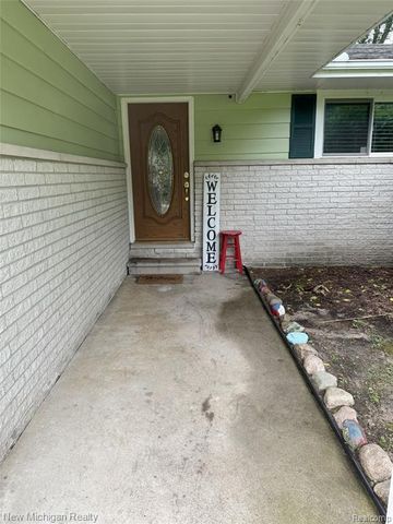 3239 N Shoreview Drive, Fort Gratiot, MI 48059