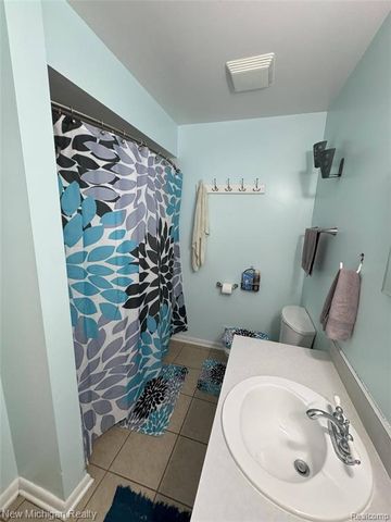 3239 N Shoreview Drive, Fort Gratiot, MI 48059