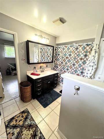 3239 N Shoreview Drive, Fort Gratiot, MI 48059