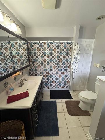 3239 N Shoreview Drive, Fort Gratiot, MI 48059