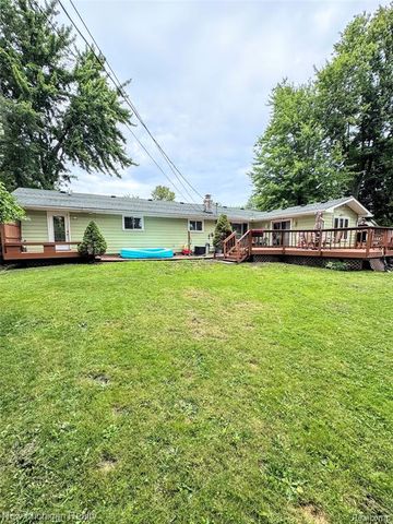 3239 N Shoreview Drive, Fort Gratiot, MI 48059
