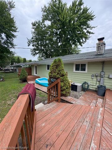 3239 N Shoreview Drive, Fort Gratiot, MI 48059