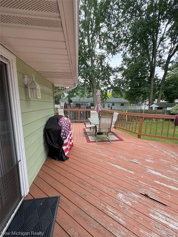 3239 N Shoreview Drive, Fort Gratiot, MI 48059