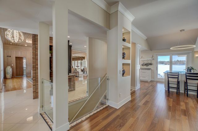 4 W Shore Road, North Oaks, MN 55127
