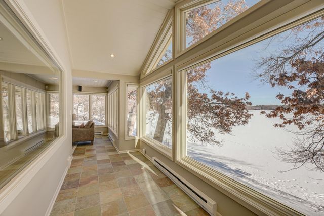 4 W Shore Road, North Oaks, MN 55127
