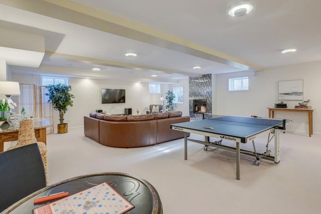 4 W Shore Road, North Oaks, MN 55127