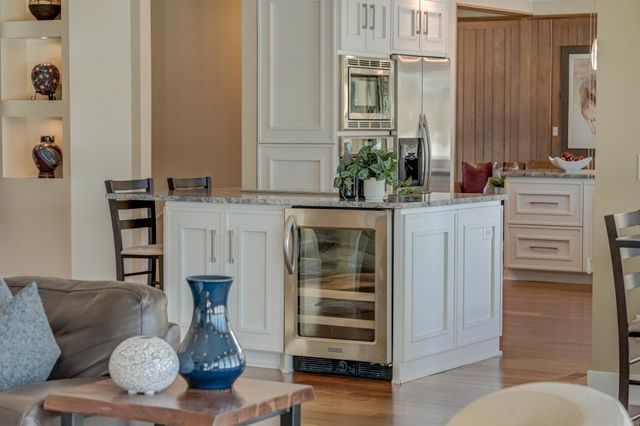 4 W Shore Road, North Oaks, MN 55127