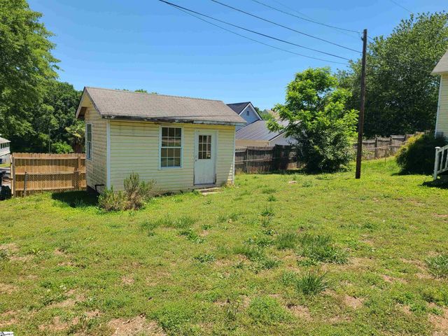 31 Mccaughrin Street, Pelzer, SC 29669