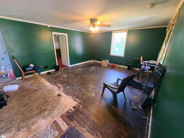 31 Mccaughrin Street, Pelzer, SC 29669