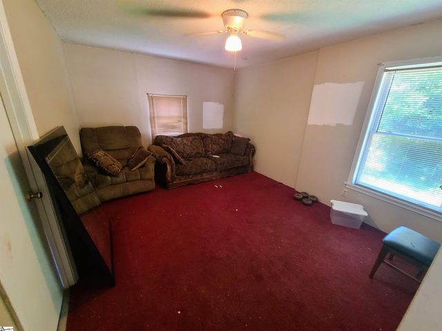 31 Mccaughrin Street, Pelzer, SC 29669