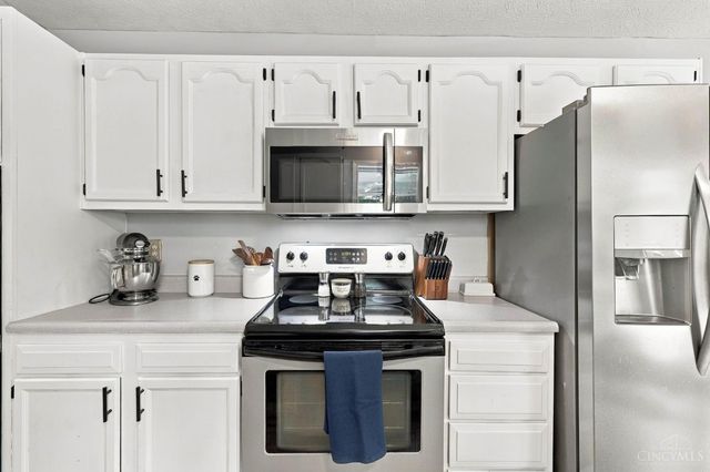 221 Clearbrook Drive, Franklin, OH 45005