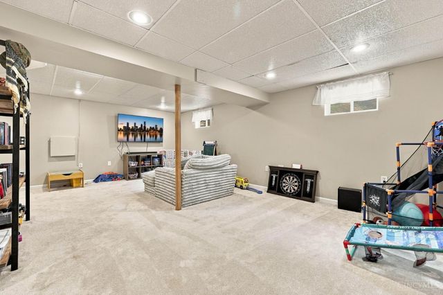 221 Clearbrook Drive, Franklin, OH 45005