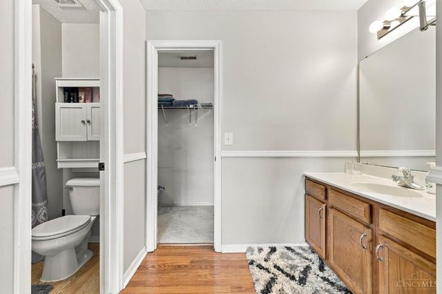 221 Clearbrook Drive, Franklin, OH 45005