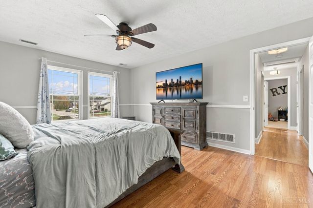 221 Clearbrook Drive, Franklin, OH 45005