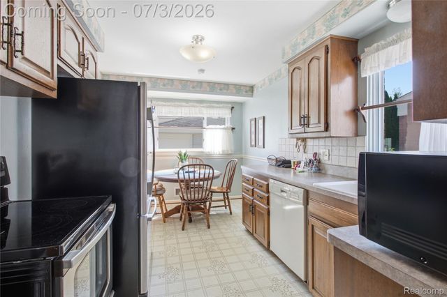 8516 Perrin Avenue, Westland, MI 48185