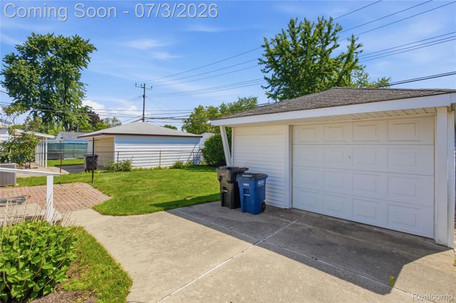 8516 Perrin Avenue, Westland, MI 48185