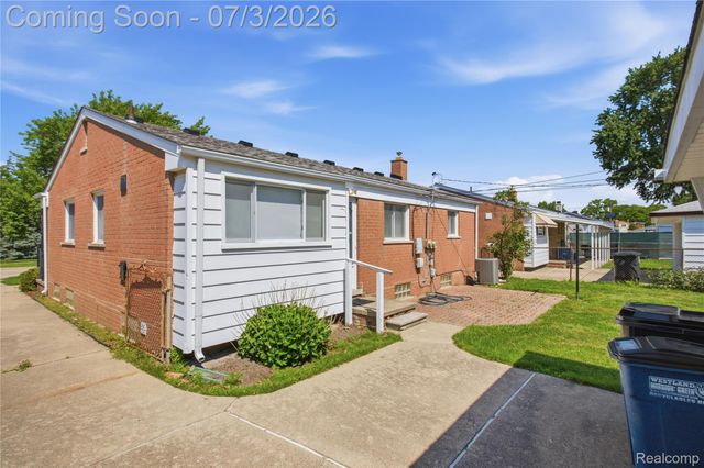 8516 Perrin Avenue, Westland, MI 48185